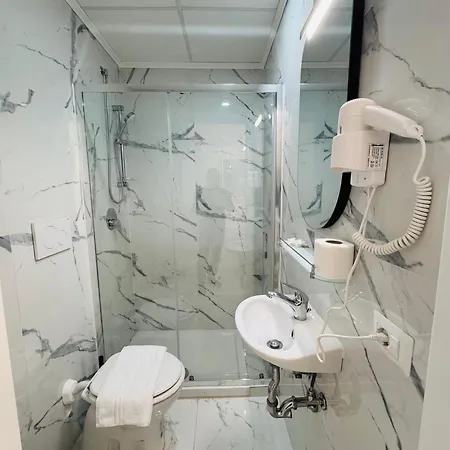 Casa Πανσιόν 2*